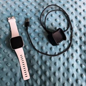 Fitbit Versa with Charger (White)